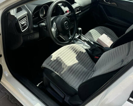 Белый Мазда 3, объемом двигателя 2 л и пробегом 122 тыс. км за 12400 $, фото 6 на Automoto.ua