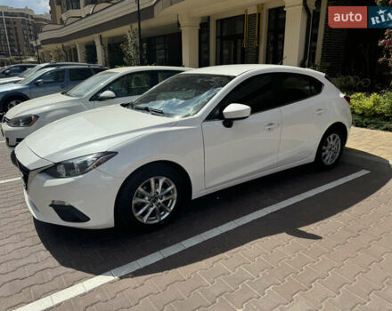 Белый Мазда 3, объемом двигателя 2 л и пробегом 122 тыс. км за 12400 $, фото 5 на Automoto.ua