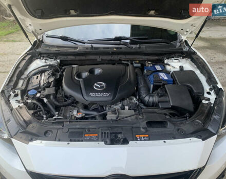 Белый Мазда 3, объемом двигателя 2.19 л и пробегом 225 тыс. км за 14000 $, фото 13 на Automoto.ua