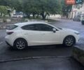 Белый Мазда 3, объемом двигателя 2 л и пробегом 99 тыс. км за 12000 $, фото 4 на Automoto.ua