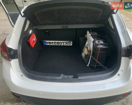 Белый Мазда 3, объемом двигателя 2.19 л и пробегом 225 тыс. км за 14000 $, фото 12 на Automoto.ua