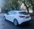 Белый Мазда 3, объемом двигателя 2 л и пробегом 99 тыс. км за 12000 $, фото 3 на Automoto.ua