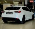 Белый Мазда 3, объемом двигателя 2 л и пробегом 199 тыс. км за 10899 $, фото 4 на Automoto.ua
