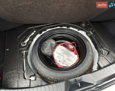 Белый Мазда 3, объемом двигателя 1.5 л и пробегом 120 тыс. км за 15000 $, фото 6 на Automoto.ua