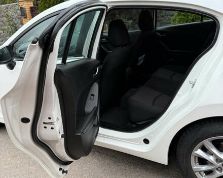 Белый Мазда 3, объемом двигателя 1.5 л и пробегом 120 тыс. км за 15000 $, фото 7 на Automoto.ua