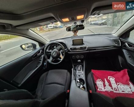 Белый Мазда 3, объемом двигателя 2 л и пробегом 199 тыс. км за 10999 $, фото 1 на Automoto.ua