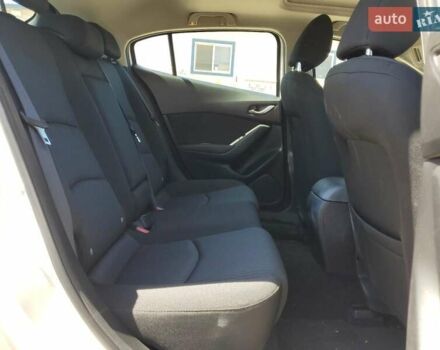 Білий Мазда 3, об'ємом двигуна 2 л та пробігом 61 тис. км за 1800 $, фото 10 на Automoto.ua