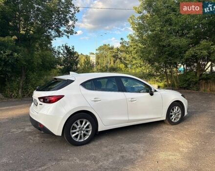 Білий Мазда 3, об'ємом двигуна 2 л та пробігом 76 тис. км за 12000 $, фото 16 на Automoto.ua