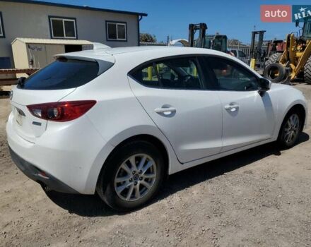 Білий Мазда 3, об'ємом двигуна 2 л та пробігом 61 тис. км за 1800 $, фото 2 на Automoto.ua