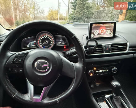 Белый Мазда 3, объемом двигателя 1.5 л и пробегом 120 тыс. км за 15000 $, фото 9 на Automoto.ua