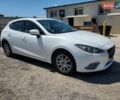 Белый Мазда 3, объемом двигателя 2 л и пробегом 81 тыс. км за 2600 $, фото 3 на Automoto.ua