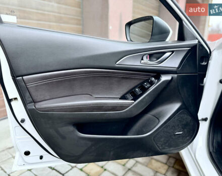 Белый Мазда 3, объемом двигателя 2.5 л и пробегом 139 тыс. км за 15500 $, фото 35 на Automoto.ua