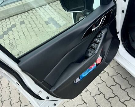 Белый Мазда 3, объемом двигателя 2 л и пробегом 55 тыс. км за 11700 $, фото 9 на Automoto.ua