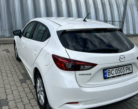 Белый Мазда 3, объемом двигателя 2 л и пробегом 55 тыс. км за 11700 $, фото 4 на Automoto.ua