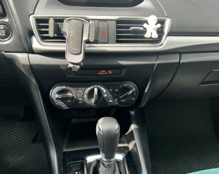 Белый Мазда 3, объемом двигателя 2 л и пробегом 55 тыс. км за 11700 $, фото 15 на Automoto.ua