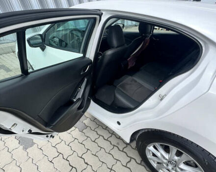 Белый Мазда 3, объемом двигателя 2 л и пробегом 55 тыс. км за 11700 $, фото 7 на Automoto.ua