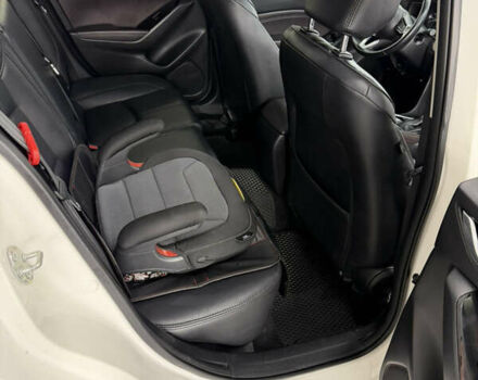 Белый Мазда 3, объемом двигателя 2.5 л и пробегом 120 тыс. км за 12900 $, фото 5 на Automoto.ua