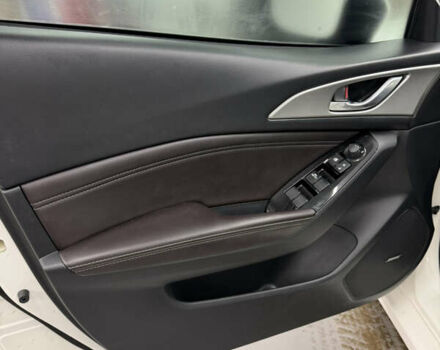 Белый Мазда 3, объемом двигателя 2.5 л и пробегом 120 тыс. км за 12900 $, фото 9 на Automoto.ua