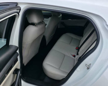 Мазда 3 2019 в Луцке на Automoto.ua Белый Мазда 3, объемом двигателя 2.49 л и пробегом 68 тыс. км за 14999 $, фото 9 на Automoto.ua