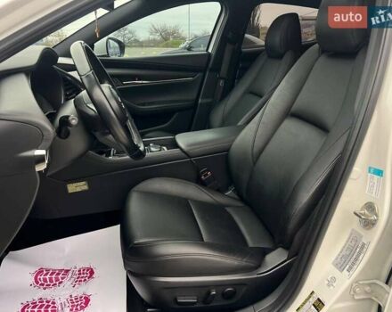 Білий Мазда 3, об'ємом двигуна 2.49 л та пробігом 85 тис. км за 15000 $, фото 17 на Automoto.ua