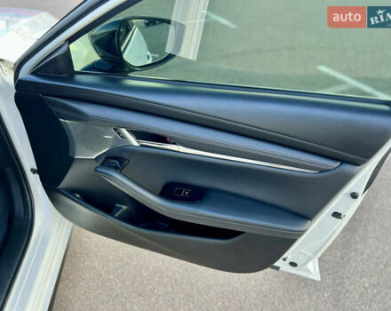 Белый Мазда 3, объемом двигателя 2.5 л и пробегом 81 тыс. км за 16200 $, фото 28 на Automoto.ua