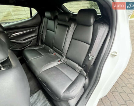 Білий Мазда 3, об'ємом двигуна 2.5 л та пробігом 81 тис. км за 16300 $, фото 15 на Automoto.ua