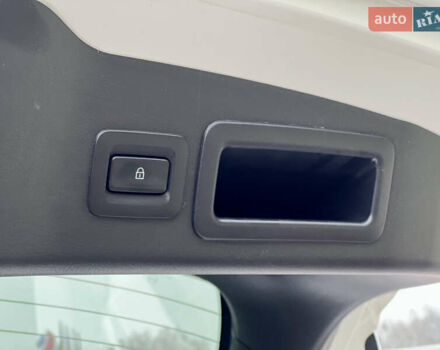 Білий Мазда 3, об'ємом двигуна 2.5 л та пробігом 81 тис. км за 16300 $, фото 51 на Automoto.ua