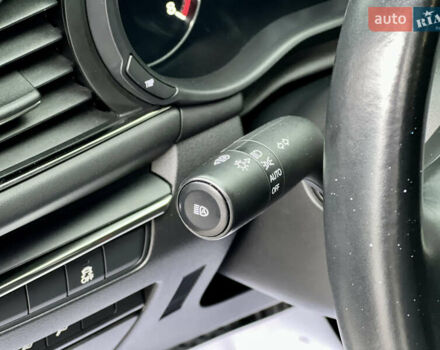 Білий Мазда 3, об'ємом двигуна 2.5 л та пробігом 81 тис. км за 16300 $, фото 24 на Automoto.ua