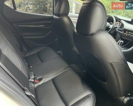 Мазда 3 2019 в Одессе на Automoto.ua Белый Мазда 3, объемом двигателя 2.49 л и пробегом 86 тыс. км за 14000 $, фото 5 на Automoto.ua
