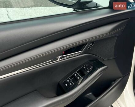 Білий Мазда 3, об'ємом двигуна 2.49 л та пробігом 85 тис. км за 15000 $, фото 10 на Automoto.ua