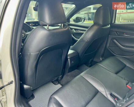 Білий Мазда 3, об'ємом двигуна 2.5 л та пробігом 81 тис. км за 16300 $, фото 17 на Automoto.ua