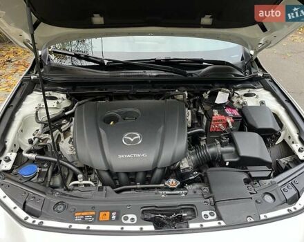 Мазда 3 2019 в Одессе на Automoto.ua Белый Мазда 3, объемом двигателя 2.49 л и пробегом 86 тыс. км за 14000 $, фото 6 на Automoto.ua