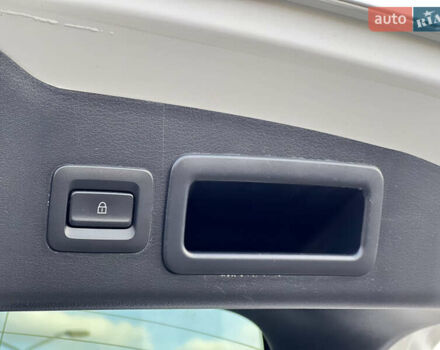 Белый Мазда 3, объемом двигателя 2.5 л и пробегом 81 тыс. км за 16200 $, фото 45 на Automoto.ua