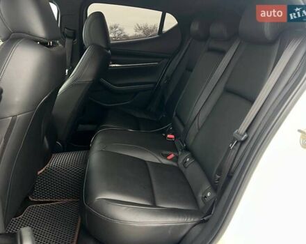 Білий Мазда 3, об'ємом двигуна 2.49 л та пробігом 85 тис. км за 15000 $, фото 19 на Automoto.ua