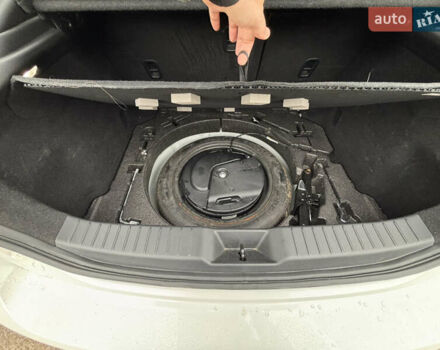 Білий Мазда 3, об'ємом двигуна 2.5 л та пробігом 97 тис. км за 18500 $, фото 15 на Automoto.ua