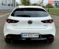 Белый Мазда 3, объемом двигателя 2 л и пробегом 30 тыс. км за 20500 $, фото 12 на Automoto.ua