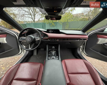 Білий Мазда 3, об'ємом двигуна 2.5 л та пробігом 97 тис. км за 18500 $, фото 18 на Automoto.ua