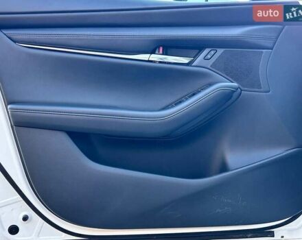 Білий Мазда 3, об'ємом двигуна 2.5 л та пробігом 2 тис. км за 19999 $, фото 12 на Automoto.ua