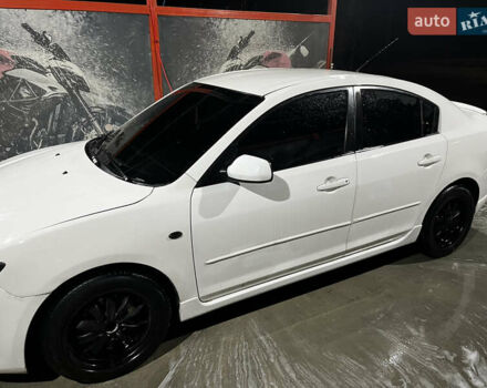Белый Мазда 3, объемом двигателя 2 л и пробегом 295 тыс. км за 4500 $, фото 6 на Automoto.ua