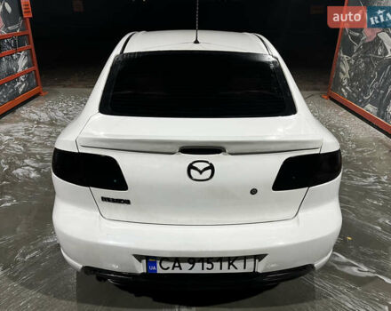 Белый Мазда 3, объемом двигателя 2 л и пробегом 295 тыс. км за 4500 $, фото 5 на Automoto.ua