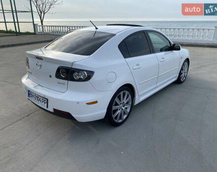 Белый Мазда 3, объемом двигателя 2 л и пробегом 140 тыс. км за 7500 $, фото 2 на Automoto.ua