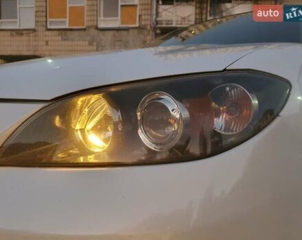 Белый Мазда 3, объемом двигателя 1.6 л и пробегом 120 тыс. км за 5999 $, фото 3 на Automoto.ua