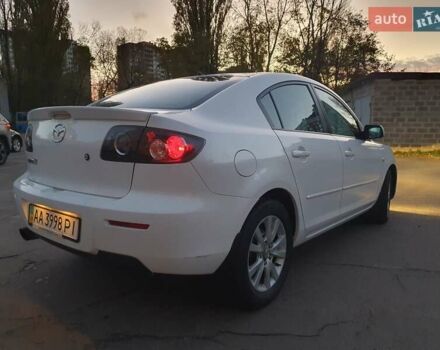 Білий Мазда 3, об'ємом двигуна 1.6 л та пробігом 120 тис. км за 5700 $, фото 3 на Automoto.ua