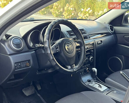 Білий Мазда 3, об'ємом двигуна 1.6 л та пробігом 247 тис. км за 4850 $, фото 23 на Automoto.ua