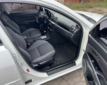 Білий Мазда 3, об'ємом двигуна 1.6 л та пробігом 156 тис. км за 6000 $, фото 15 на Automoto.ua