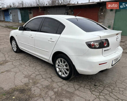 Білий Мазда 3, об'ємом двигуна 1.6 л та пробігом 156 тис. км за 6000 $, фото 4 на Automoto.ua