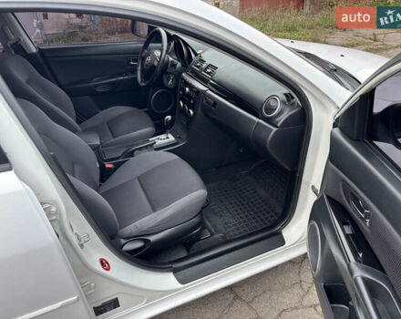 Білий Мазда 3, об'ємом двигуна 1.6 л та пробігом 156 тис. км за 6000 $, фото 15 на Automoto.ua