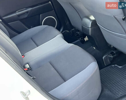 Білий Мазда 3, об'ємом двигуна 1.6 л та пробігом 247 тис. км за 4850 $, фото 35 на Automoto.ua