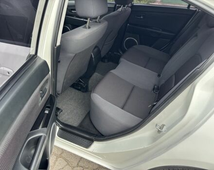 Білий Мазда 3, об'ємом двигуна 1.6 л та пробігом 156 тис. км за 6000 $, фото 13 на Automoto.ua