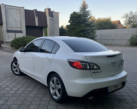 Белый Мазда 3, объемом двигателя 2 л и пробегом 194 тыс. км за 7500 $, фото 4 на Automoto.ua